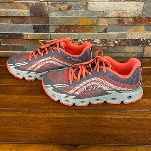 Columbia Drainmaker IV Watershoe - Like new!